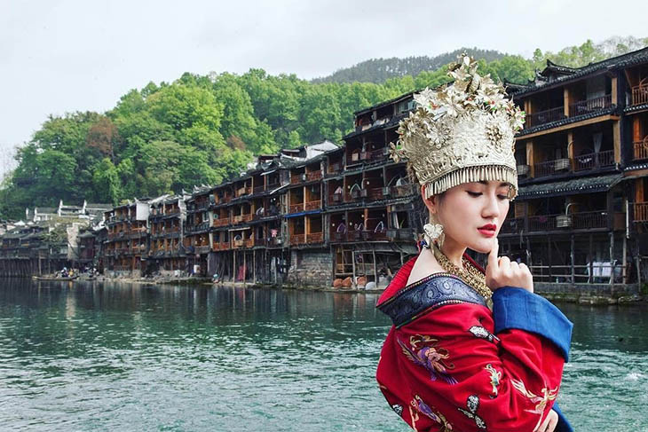 Du Lịch Trung Quốc: Hà Nội - Trương Gia Giới - Miêu Trại - Phượng Hoàng Cổ Trấn - Thiên Môn Sơn - Hồ Bảo Phong 4 Ngày Bay Vietjet Air